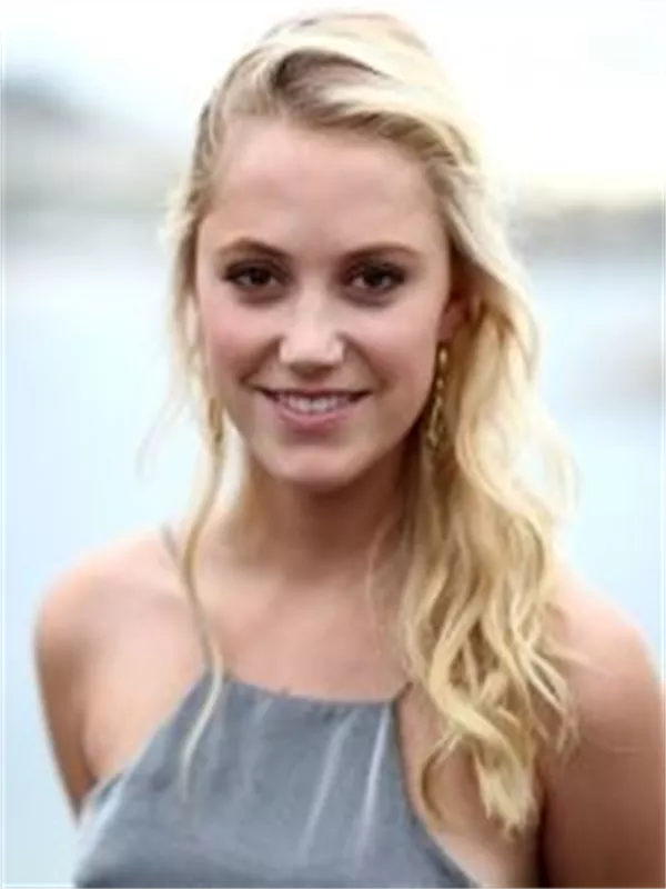 Maika Monroe